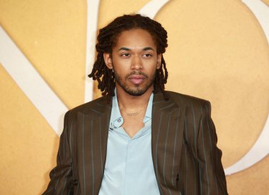 Kelvin Harrison Jr., 7 Aralık 2021 'de Londra, İngiltere' de bulunan Odeon Luxe Leicester Meydanı 'ndaki Cyrano' nun İngiltere prömiyerine katılır..