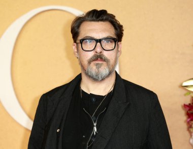 Joe Wright, 7 Aralık 2021 'de Londra, İngiltere' de bulunan Odeon Luxe Leicester Meydanı 'ndaki Cyrano' nun İngiltere prömiyerine katılır..