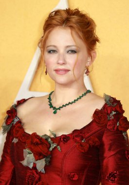 Haley Bennett, 7 Aralık 2021 'de Londra, İngiltere' de bulunan Odeon Luxe Leicester Meydanı 'ndaki Cyrano' nun İngiltere prömiyerine katılır..