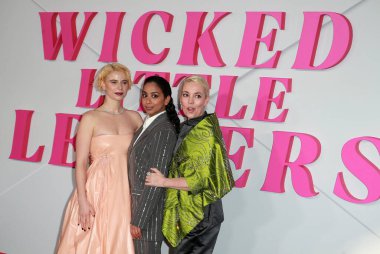 Jessie Buckley, Anjana Vasan ve Olivia Colman, 13 Şubat 2024 'te Londra, İngiltere' de bulunan Odeon Luxe Leicester Meydanı 'nda düzenlenen Wicked Little Letters' ın Avrupa prömiyerine katıldılar..