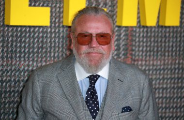 Ray Winstone, İngiltere 'nin başkenti Londra' da bulunan Royal Drury Lane Tiyatrosu 'nda The Gentlemen' in Birleşik Krallık Serisi Global Prömiyeri 'ne katıldı..