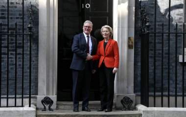 İngiltere Başbakanı Keir Starmer ve Avrupa Komisyonu Başkanı Ursula von der Leyen, 24 Nisan 2025 'te İngiltere' nin başkenti Londra 'da 10..