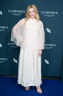 Morfydd Clark, 29 Eylül 2022 'de Londra, İngiltere' de Londra 'daki The Londoner Hotel' de düzenlenen BFI Londra Film Festivali 'ne katılır..