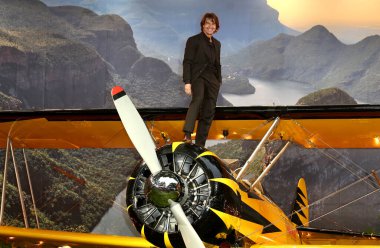 Tom Cruise, 15 Mayıs 2025 'te Londra, İngiltere' deki Leicester Meydanı 'ndaki The Final Reckoning Global Premiere' e katılıyor..