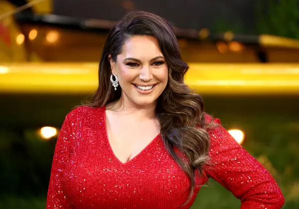 Kelly Brook, 15 Mayıs 2025 'te Londra, İngiltere' de Leicester Meydanı 'ndaki The Final Reckoning Global Premiere' e katılıyor..