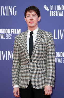 Alex Sharp, 9 Ekim 2022 'de İngiltere' deki The Royal Festival Hall 'da Yaşam' ın ilk gösterimine katılır..