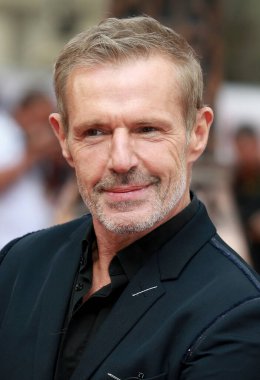 Lambert Wilson, 25 Eylül 2022 'de Londra' daki Bayan Harris Paris 'e gider..