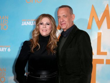 Rita Wilson ve Tom Hanks, 16 Aralık 2022 'de Londra, İngiltere' de bulunan Corinthia Oteli 'ndeki Otto adlı bir adama yapılan telefon görüşmesine katıldılar..