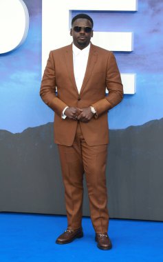 Daniel Kaluuya 28 Temmuz 2022 'de Londra' da Odeon Luxe Leicester Meydanı 'nda NOPE' nin İngiltere prömiyerine katılır..