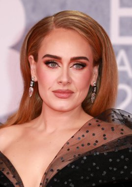 Adele, 2022 BRIT Ödülleri 'ne 8 Şubat 2022' de Londra, İngiltere 'de bulunan The O2 Arena' da katılmıştır..