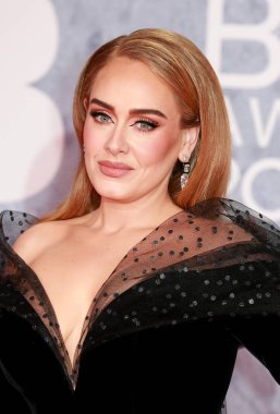 Adele, 2022 BRIT Ödülleri 'ne 8 Şubat 2022' de Londra, İngiltere 'de bulunan The O2 Arena' da katılmıştır..
