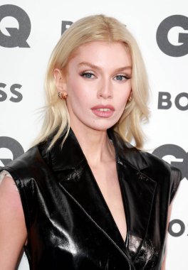 Stella Maxwell, 16 Kasım 2022 'de İngiltere' de Yılın GQ Erkek Ödülleri 'ne katılır..