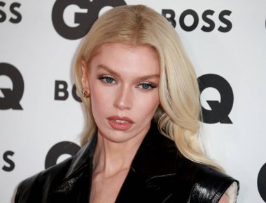 Stella Maxwell, 16 Kasım 2022 'de İngiltere' de Yılın GQ Erkek Ödülleri 'ne katılır..