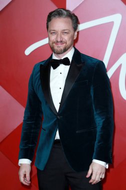 James McAvoy, The Royal Albert Hall 'da The Fashion Awards 2022' ye 5 Aralık 2022 'de Londra' da katılmıştır..