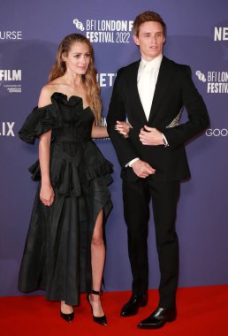 Hannah Bagshawe ve Eddie Redmayne 10 Ekim 2022 'de Londra, İngiltere' deki Southbank Centre 'da The Good Nurse UK galasına katıldılar..