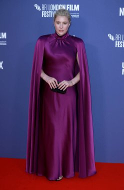 Greta Gerwig, İngiltere Kraliyet Festivali Salonu 'ndaki Beyaz Gürültü' nün galasına 6 Ekim 2022 'de Londra, İngiltere' de katılır..