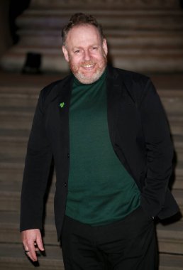 David Ganly, 17 Mart 2022 'de İngiltere' de British Museum 'daki Ay Şövalyesi prömiyerine katılır..