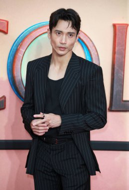 Manny Jacinto, 25 Mayıs 2024 'te Londra, İngiltere' deki Acolyte UK Premiere Odeon Leicester Meydanı 'na katıldı..