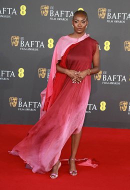 Yomi Adegoke, 18 Şubat 2024 'te Londra' daki The Royal Festival Hall 'da düzenlenen 2024 EE BAFTA Film Ödülleri' ne katılır..