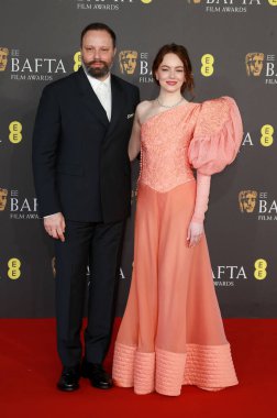 Yorgos Lanthimos ve Emma Stone, 18 Şubat 2024 'te Londra' daki Royal Festival Hall 'da düzenlenen 2024 EE BAFTA Film Ödülleri' ne katıldılar..