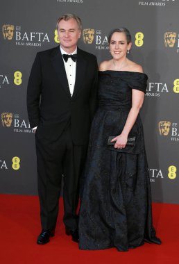 Christopher Nolan ve Emma Thomas 18 Şubat 2024 'te Londra' daki The Royal Festival Hall 'da düzenlenen 2024 EE BAFTA Film Ödülleri' ne katıldılar..