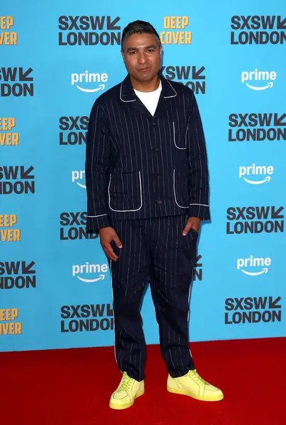 Nick Mohammed 4 Haziran 2025 tarihinde Londra, İngiltere 'de bulunan Barbican Centre' daki Deep Cover World Premiere 'e katıldı..