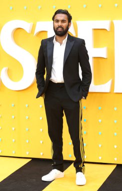 Himesh Patel, 18 Haziran 2019 'da Londra, İngiltere' de bulunan Odeon Luxe Leicester Meydanı 'ndaki dünkü İngiltere prömiyerine katılır..