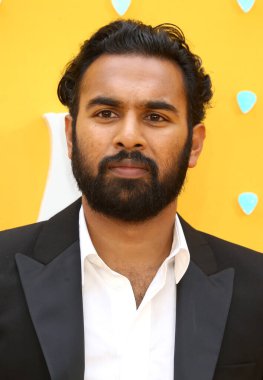 Himesh Patel, 18 Haziran 2019 'da Londra, İngiltere' de bulunan Odeon Luxe Leicester Meydanı 'ndaki dünkü İngiltere prömiyerine katılır..