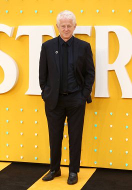 Richard Curtis, 18 Haziran 2019 'da Londra, İngiltere' deki Odeon Luxe Leicester Meydanı 'nda yapılan 