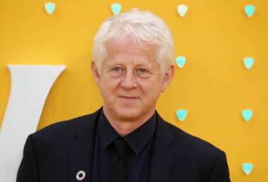Richard Curtis, 18 Haziran 2019 'da Londra, İngiltere' deki Odeon Luxe Leicester Meydanı 'nda yapılan 