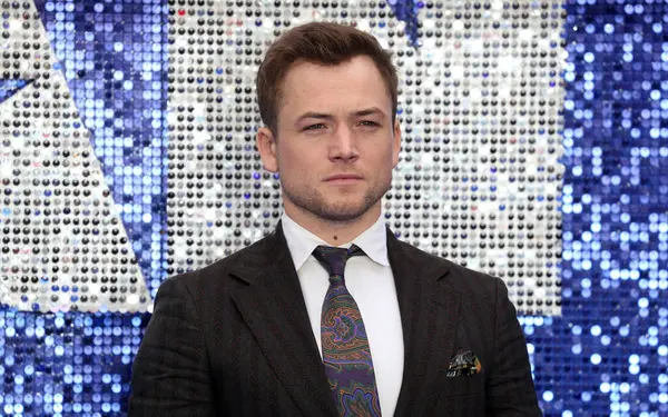Taron Egerton, 20 Mayıs 2019 'da Londra, İngiltere' deki Odeon Leicester Meydanı 'ndaki Rocketman UK galasına katılır..