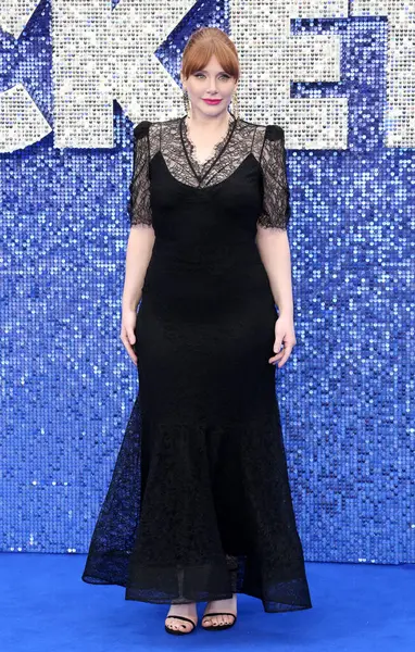 Bryce Dallas Howard, 20 Mayıs 2019 'da Londra, İngiltere' deki Odeon Leicester Meydanı 'ndaki Rocketman UK Premiere' e katılır..