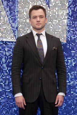 Taron Egerton, 20 Mayıs 2019 'da Londra, İngiltere' deki Odeon Leicester Meydanı 'ndaki Rocketman UK galasına katılır..
