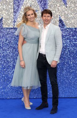 Sofya Wellesley ve James Blunt, 20 Mayıs 2019 'da Londra, İngiltere' deki Odeon Leicester Meydanı 'ndaki Rocketman UK Premiere' e katıldılar..