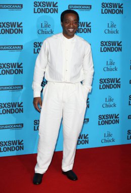 Chiwetel Ejiofor 7 Haziran 2025 tarihinde Londra, İngiltere 'deki Barbican Center' da Chuck 'ın Yaşamı' na katılır..