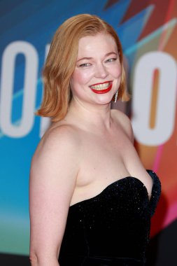 Sarah Snook, İngiltere 'nin başkenti Londra' da 15 Ekim 2021 'de The Royal Festival Hall' da düzenlenen 65..