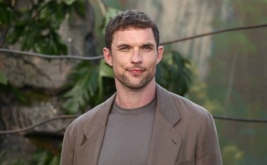 Ed Skrein, 17 Haziran 2025 'te Londra' daki Odeon Luxe Leicester Meydanı 'nda düzenlenen Jurassic World Rebirth World Premiere' e katıldı..