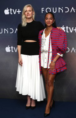 Laura Birn ve Lou Llobell, 26 Haziran 2025 'te Londra, İngiltere' de bulunan Ham Yard Oteli 'ndeki üçüncü sezon fotoğraf çekimine katıldılar..