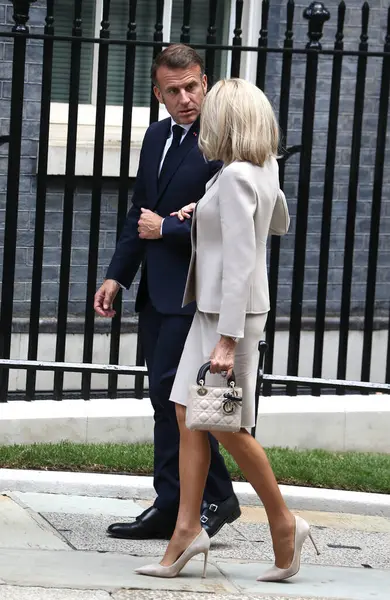 Emmanuel Macron, Fransa Başkanı ve Brigitte Macron, Fransa First Lady 'si 9 Temmuz 2025' te İngiltere 'nin başkenti Londra' ya vardılar..