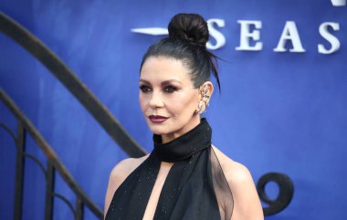 Catherine Zeta-Jones, 30 Temmuz 2025 'te Londra, İngiltere' deki Central Hall 'da düzenlenen 