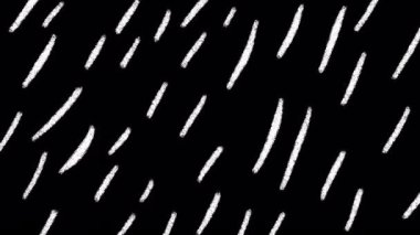Beyaz grunge kalem ve fırça karalama çizgilerinin tek renkli animasyonu siyah arkaplandaki yağmur dokusunu temsil ediyor. Yağmur örtüşüyor. Yağmur animasyon etkisi. Düşük çerçeve etkisi. Kusursuz döngü.