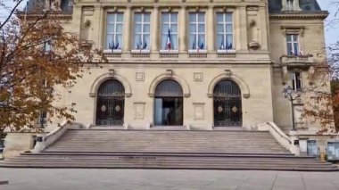 Paris 'in kuzeybatısındaki Asnieres Belediye Binası, Fransa. Asnires-sur-Seine Mairie dış görünüş