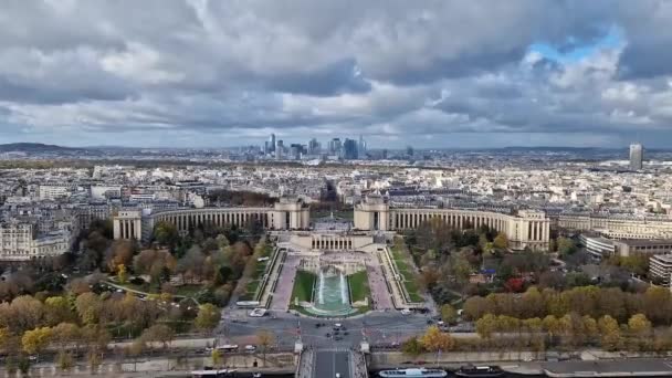 Från Eiffeltornets Höjd Till Paris Stadsbild Frankrike Trocadero Området Och — Stockvideo