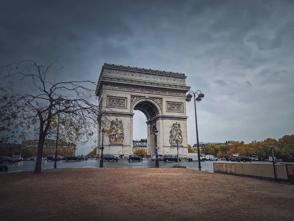 Arco Trionfo Parigi Francia Giornata Autunnale Piovosa Con Una Romantica — Foto Stock