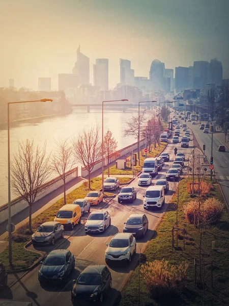 Zajęty Ruch Autostradzie Ulicach Miasta Tworząc Wysokie Zanieczyszczenie Smogu Widok — Zdjęcie stockowe