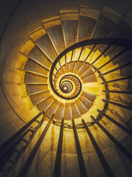Escadaria Espiral Perspectiva Abstrata Com Vista Para Baixo Para Infinito — Fotografia de Stock