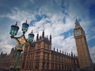 Big Ben Saat Kulesi ve Parlamento Binası, Londra 'daki Westminster Sarayı.