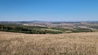 Kırsal tepelerin manzarası. Güzel panoramik kırsal manzara