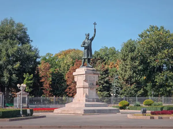 Stephen Great Monument Front Central Park Sunny Autumn Day Chisinau — Stock Photo, Image
