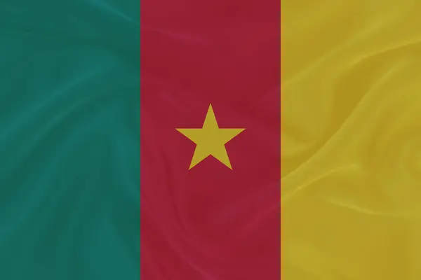 Kamerun Bayrak Rüzgarı Yakından Dalgalanıyor